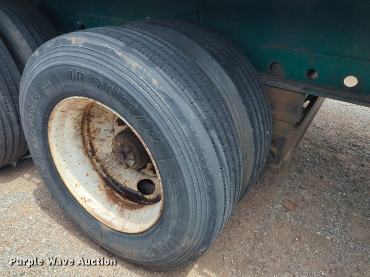 image for item NW9666 1993 Fontaine FTW-5-8048SLAW flatbed trailer