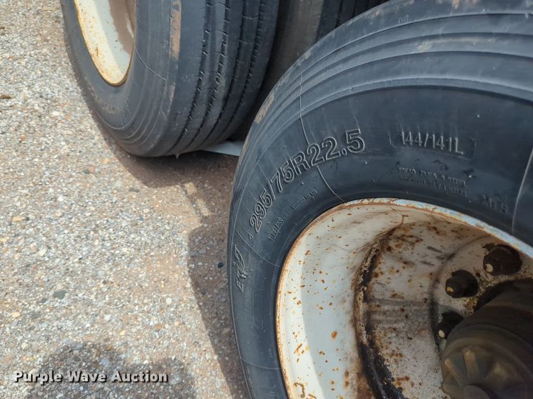 image for item NW9666 1993 Fontaine FTW-5-8048SLAW flatbed trailer