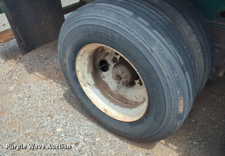 image for item NW9666 1993 Fontaine FTW-5-8048SLAW flatbed trailer