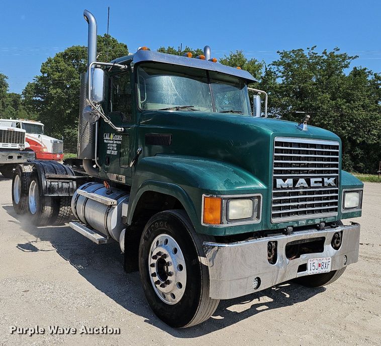 image for item NX9003 2007 Mack  CHN613 semi truck