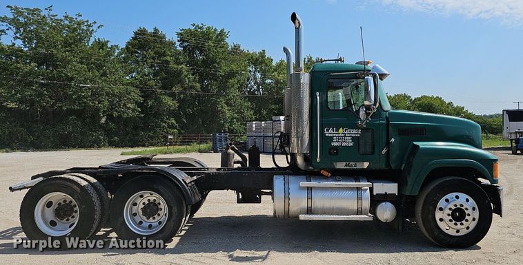 image for item NX9003 2007 Mack  CHN613 semi truck