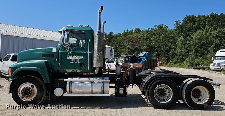 image for item NX9003 2007 Mack  CHN613 semi truck