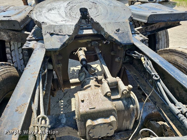 image for item NX9003 2007 Mack  CHN613 semi truck