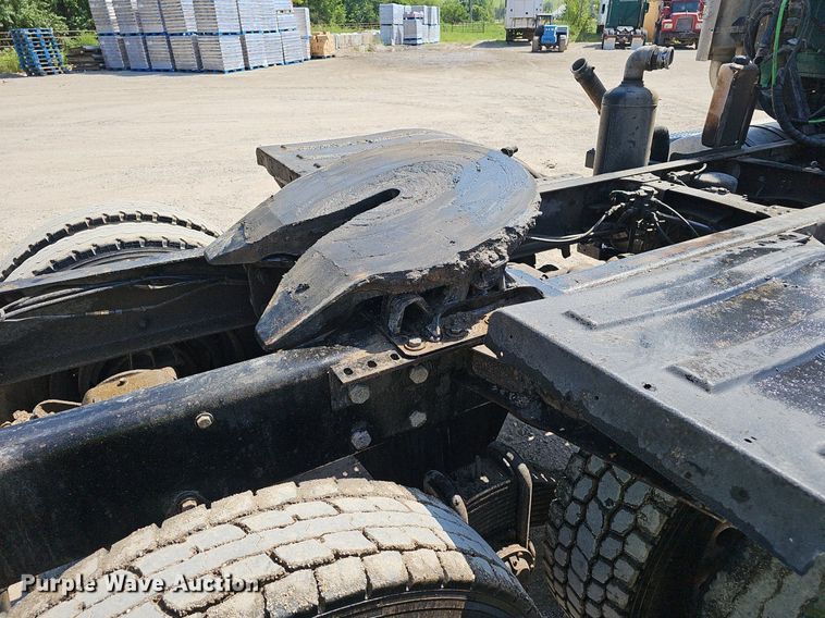 image for item NX9003 2007 Mack  CHN613 semi truck