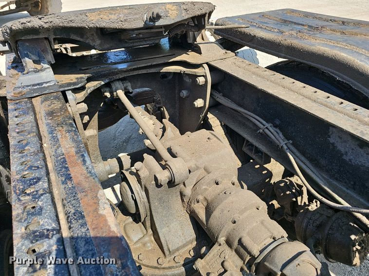 image for item NX9003 2007 Mack  CHN613 semi truck