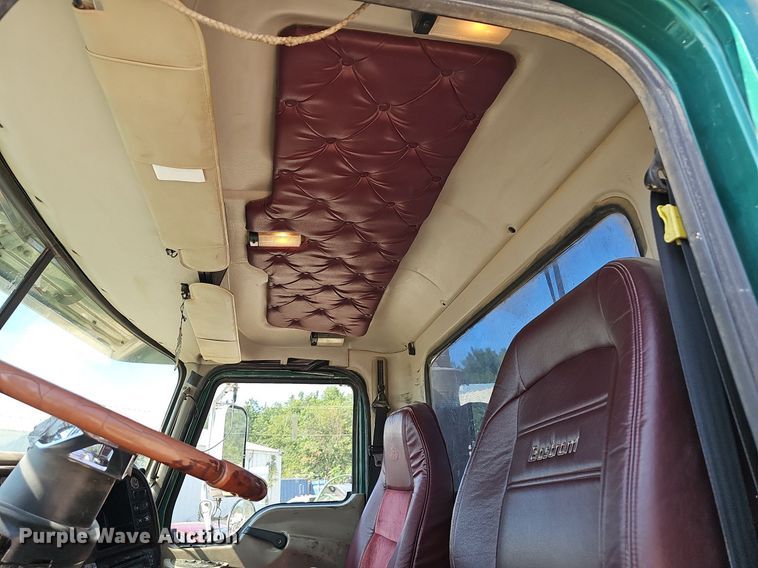 image for item NX9003 2007 Mack  CHN613 semi truck