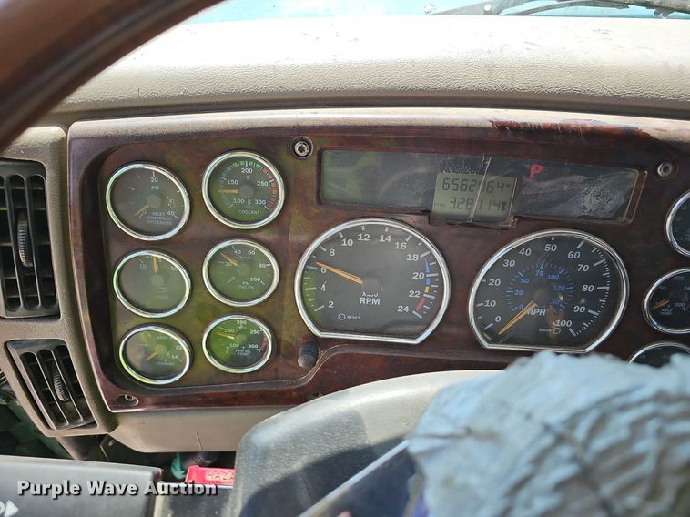 image for item NX9003 2007 Mack  CHN613 semi truck