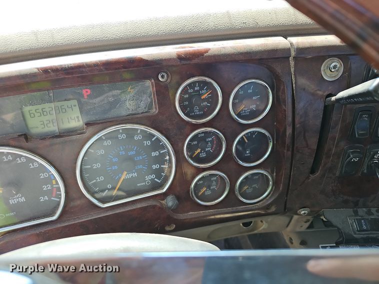 image for item NX9003 2007 Mack  CHN613 semi truck