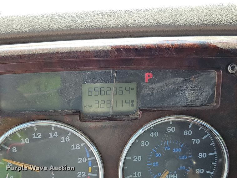 image for item NX9003 2007 Mack  CHN613 semi truck