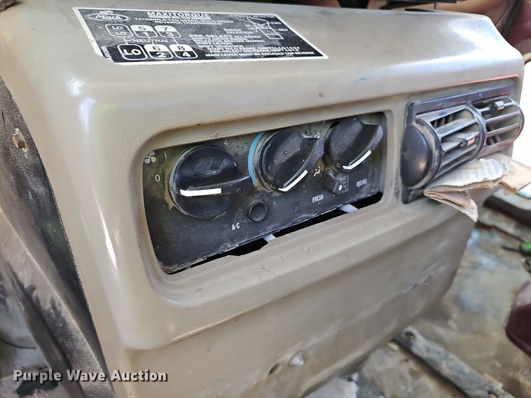 image for item NX9003 2007 Mack  CHN613 semi truck