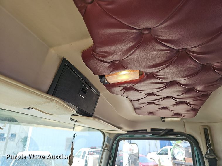 image for item NX9003 2007 Mack  CHN613 semi truck