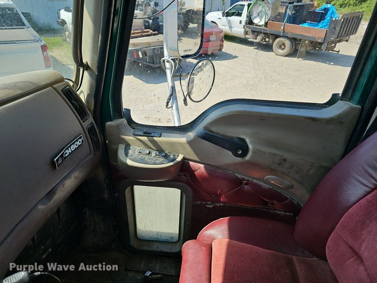 image for item NX9003 2007 Mack  CHN613 semi truck