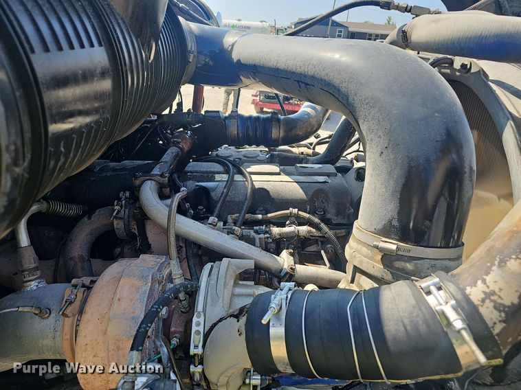 image for item NX9003 2007 Mack  CHN613 semi truck