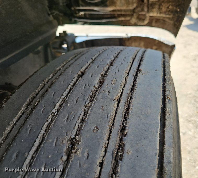 image for item NX9003 2007 Mack  CHN613 semi truck