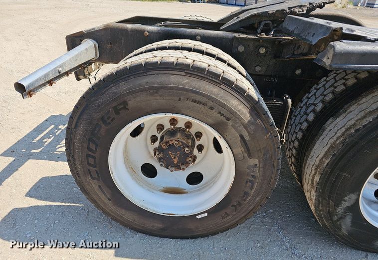 image for item NX9003 2007 Mack  CHN613 semi truck