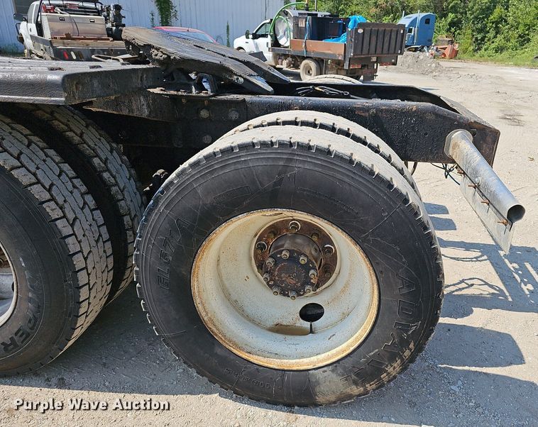 image for item NX9003 2007 Mack  CHN613 semi truck