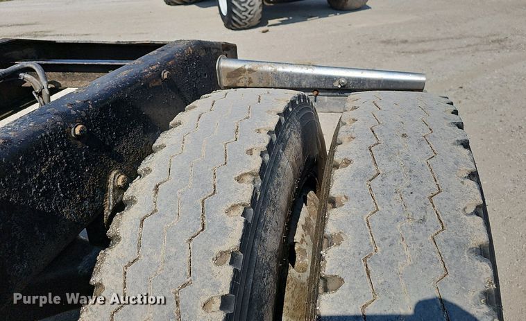 image for item NX9003 2007 Mack  CHN613 semi truck