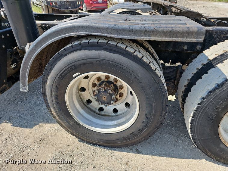 image for item NX9003 2007 Mack  CHN613 semi truck