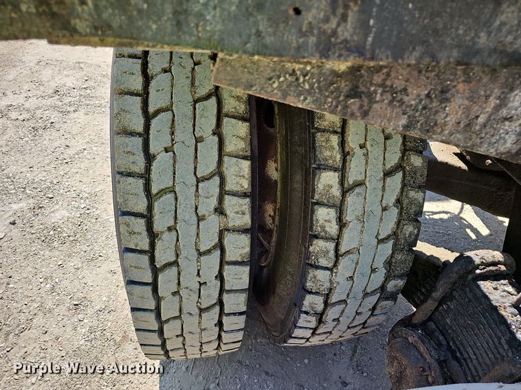 image for item NX9003 2007 Mack  CHN613 semi truck