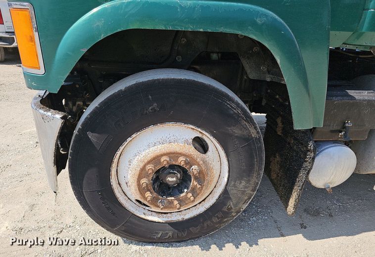 image for item NX9003 2007 Mack  CHN613 semi truck