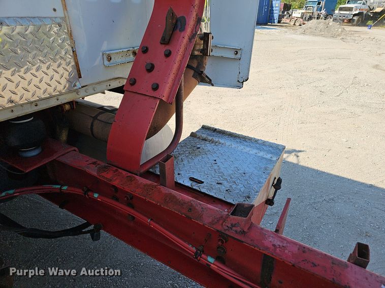 image for item NX9005 1994 White GMC  WIA semi truck