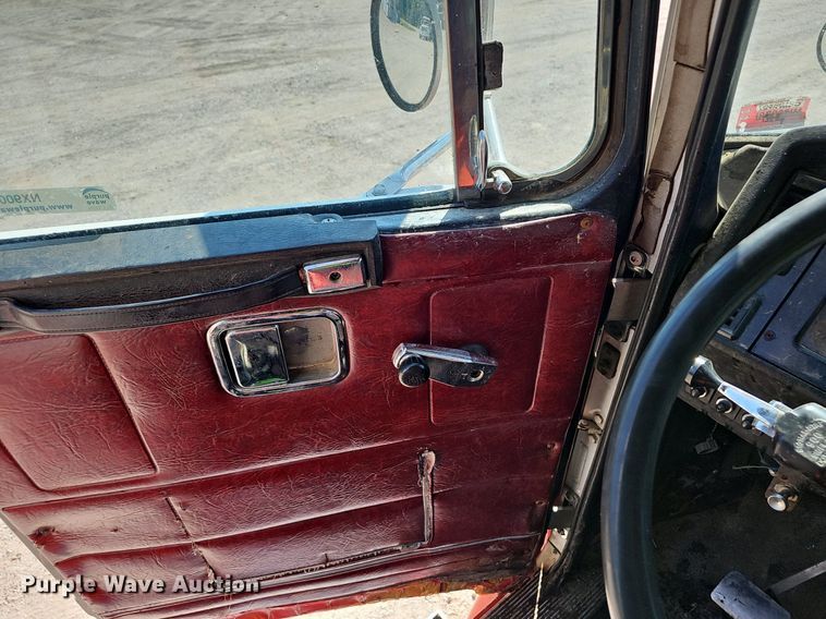 image for item NX9005 1994 White GMC  WIA semi truck