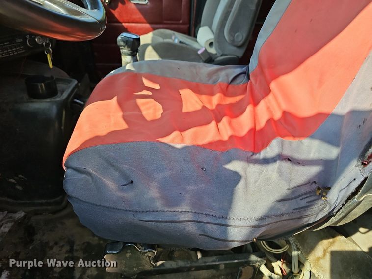 image for item NX9005 1994 White GMC  WIA semi truck