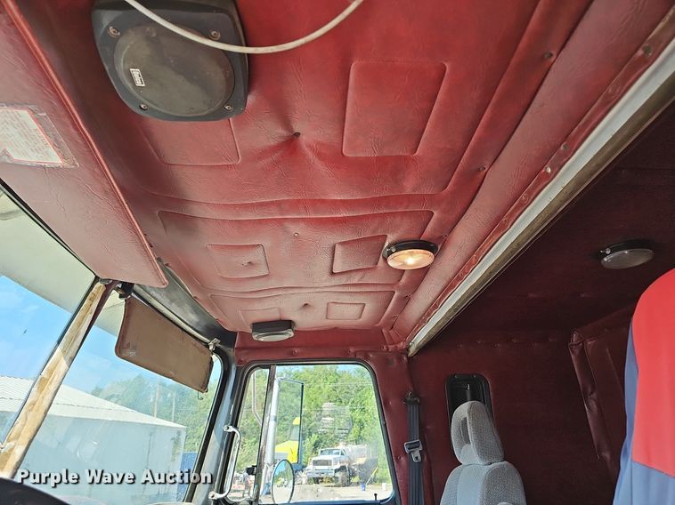 image for item NX9005 1994 White GMC  WIA semi truck