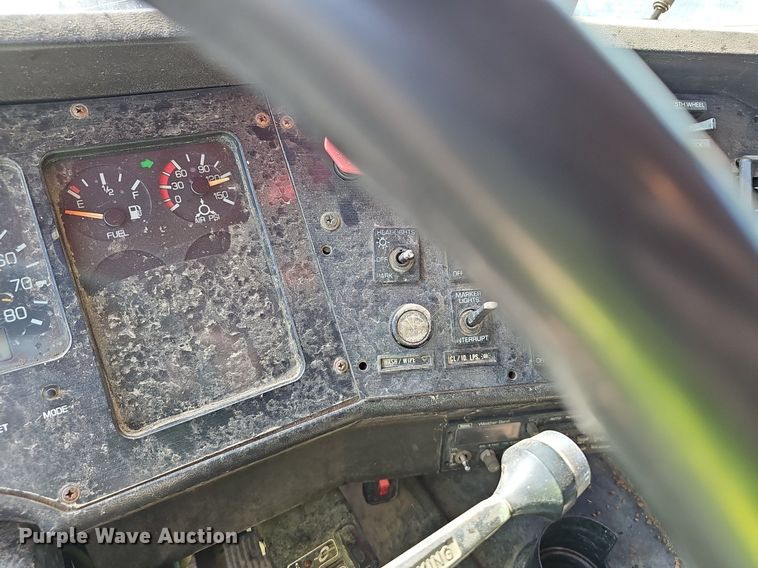 image for item NX9005 1994 White GMC  WIA semi truck