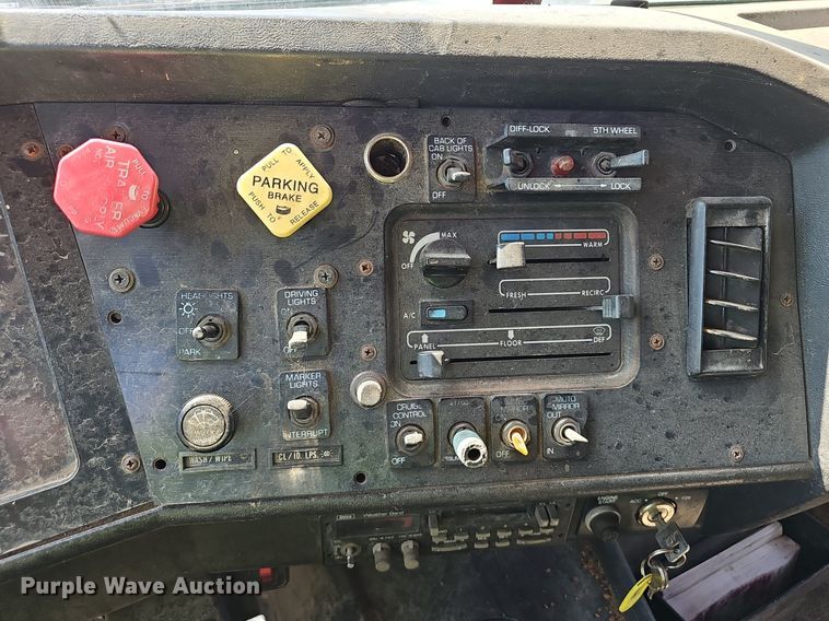 image for item NX9005 1994 White GMC  WIA semi truck