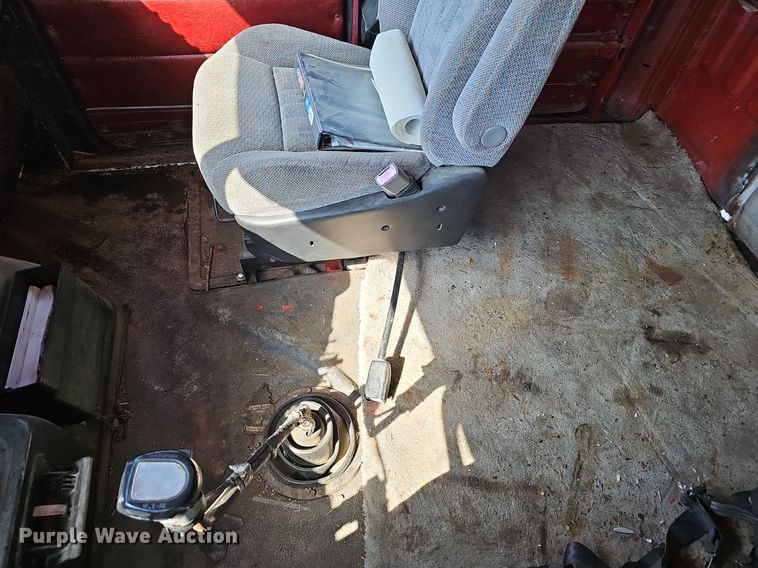 image for item NX9005 1994 White GMC  WIA semi truck