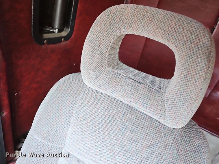 image for item NX9005 1994 White GMC  WIA semi truck