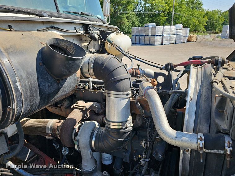 image for item NX9005 1994 White GMC  WIA semi truck