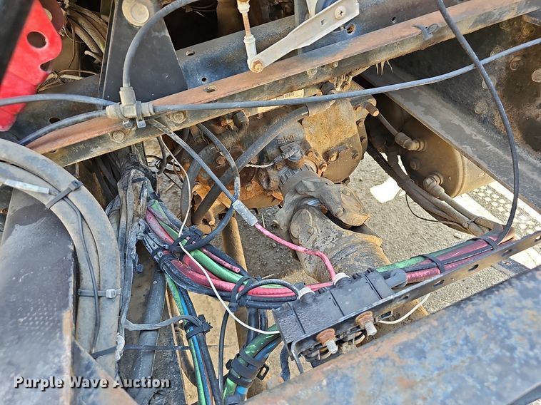 image for item NX9069 2007 Volvo  VHD semi truck