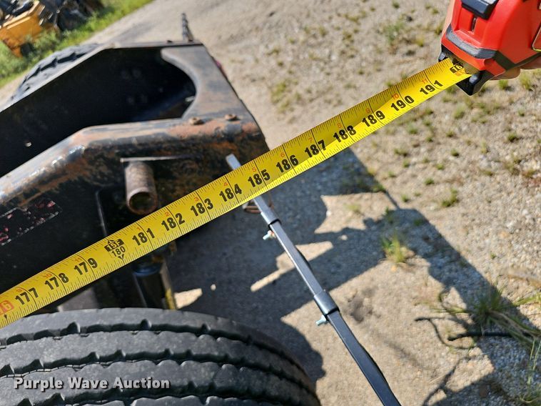 image for item NX9069 2007 Volvo  VHD semi truck