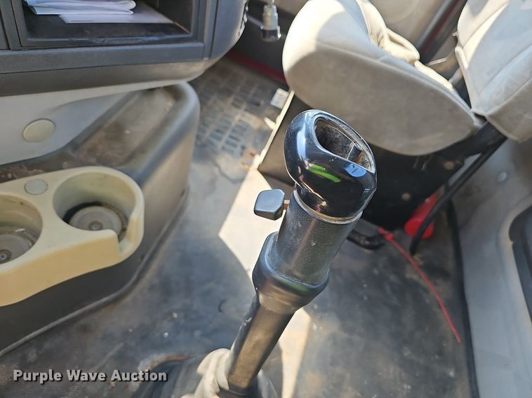 image for item NX9069 2007 Volvo  VHD semi truck