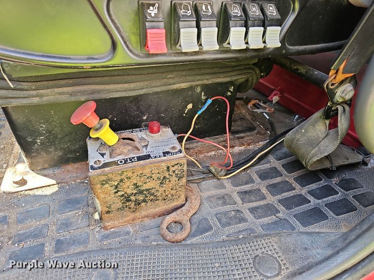 image for item NX9069 2007 Volvo  VHD semi truck