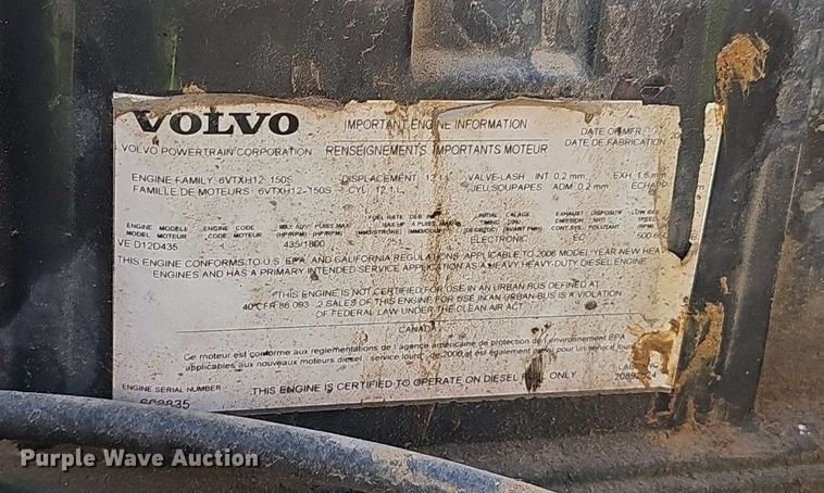 image for item NX9069 2007 Volvo  VHD semi truck