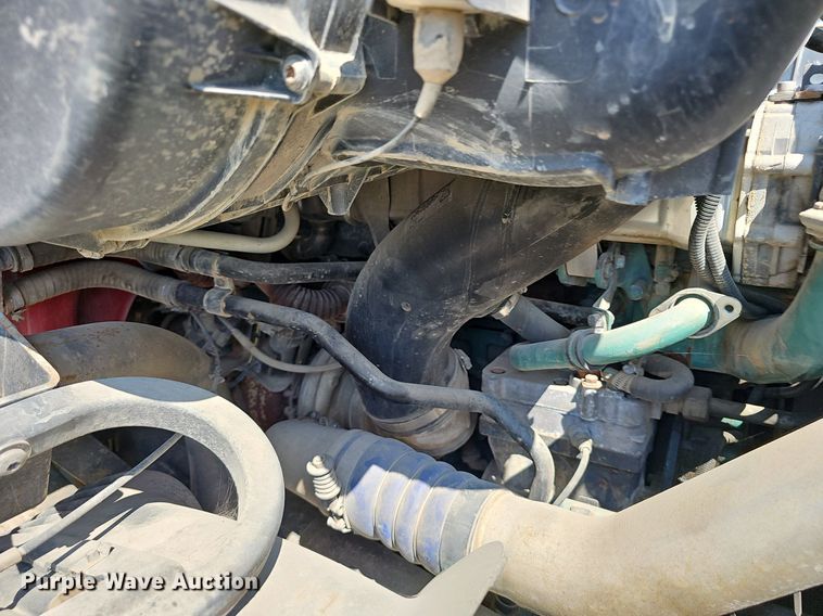 image for item NX9069 2007 Volvo  VHD semi truck