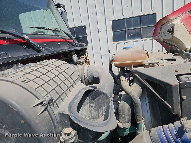 image for item NX9069 2007 Volvo  VHD semi truck