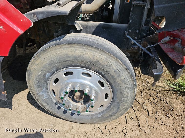 image for item NX9069 2007 Volvo  VHD semi truck