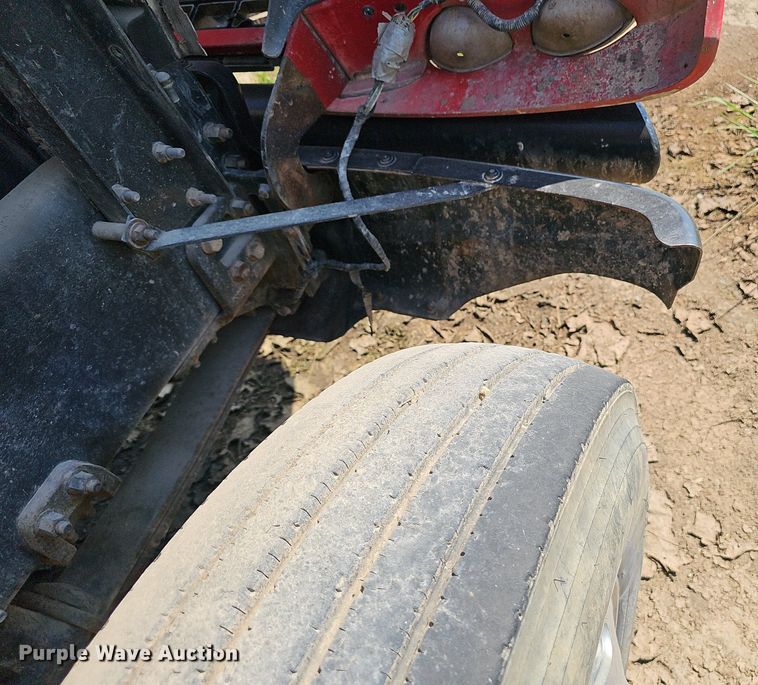 image for item NX9069 2007 Volvo  VHD semi truck