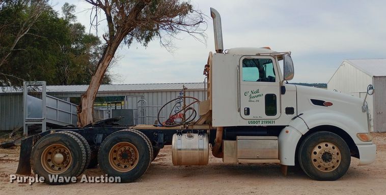 image for item NY9515 2011 Peterbilt 386 semi truck