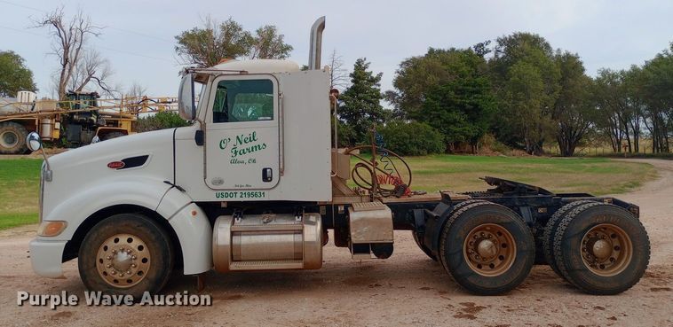 image for item NY9515 2011 Peterbilt 386 semi truck