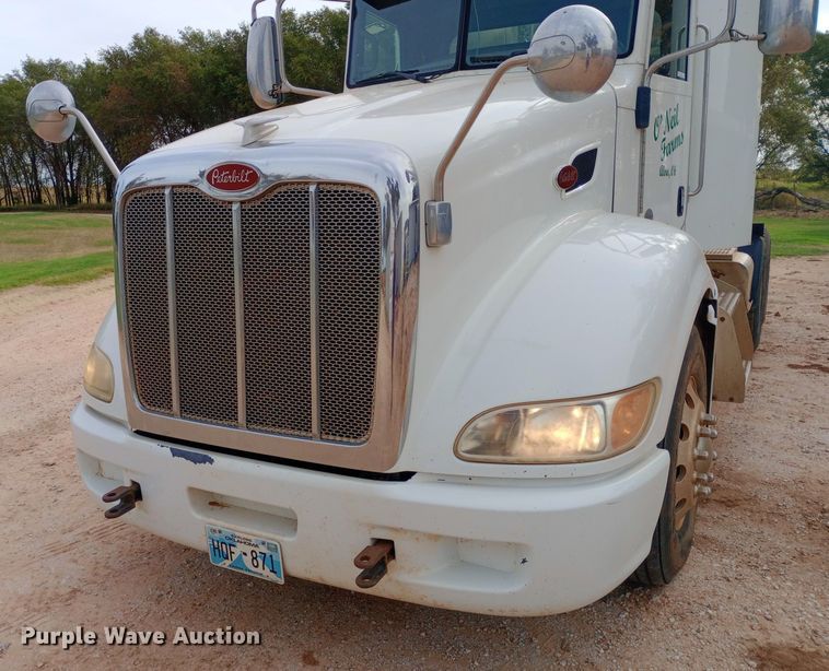 image for item NY9515 2011 Peterbilt 386 semi truck