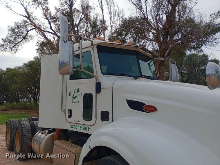 image for item NY9515 2011 Peterbilt 386 semi truck