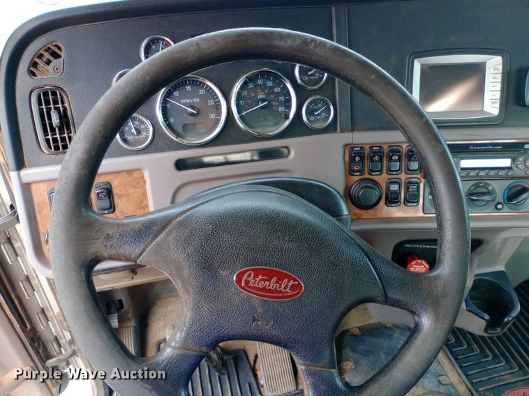 image for item NY9515 2011 Peterbilt 386 semi truck