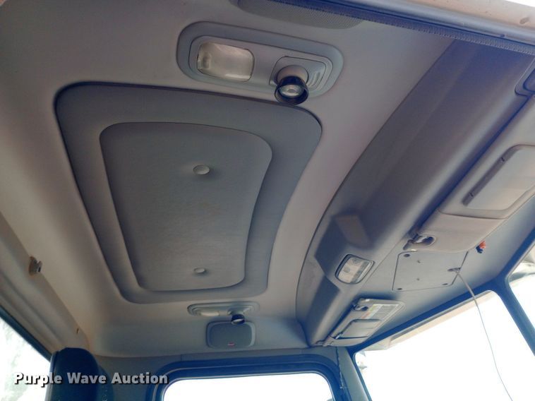 image for item NY9515 2011 Peterbilt 386 semi truck