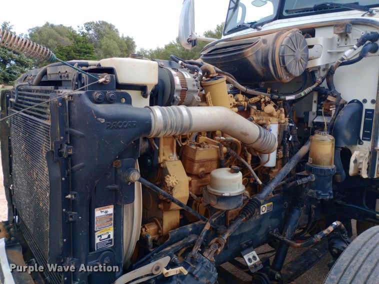 image for item NY9515 2011 Peterbilt 386 semi truck