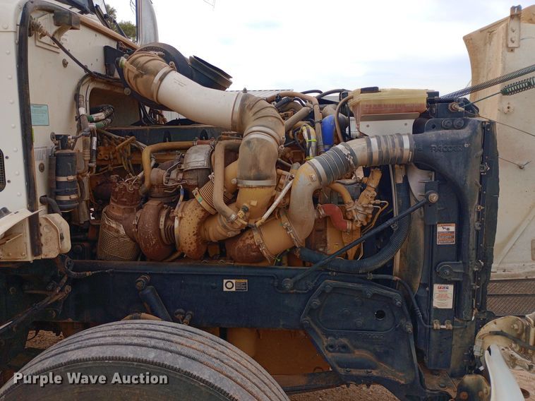 image for item NY9515 2011 Peterbilt 386 semi truck